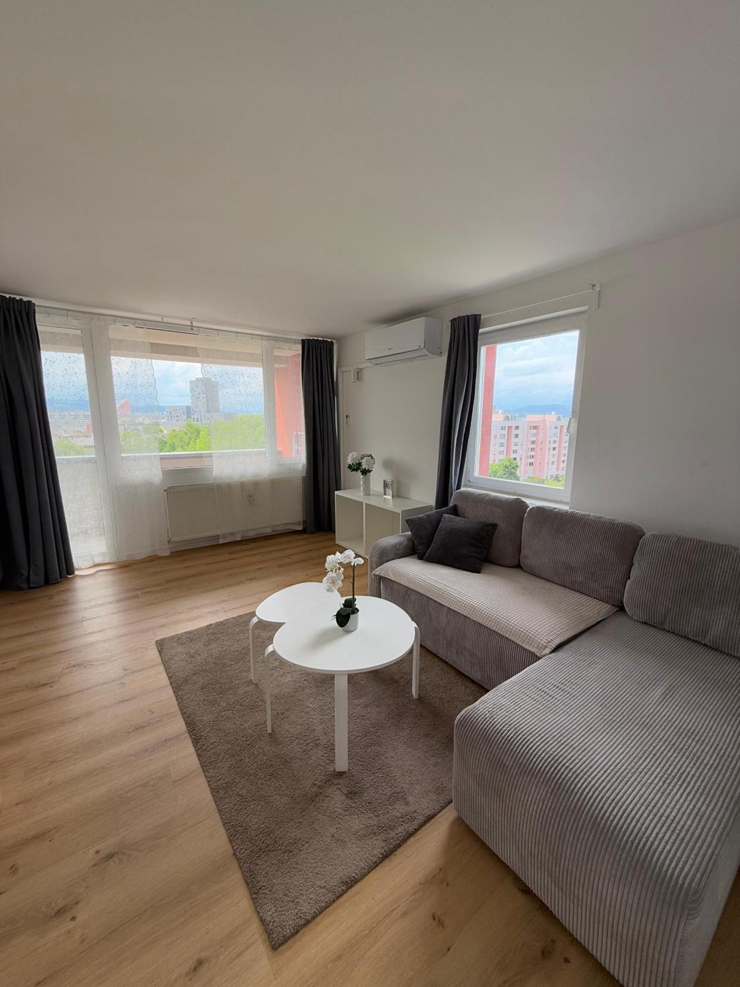 Central Elite Vista-With Parking Ljubljana Exterior photo